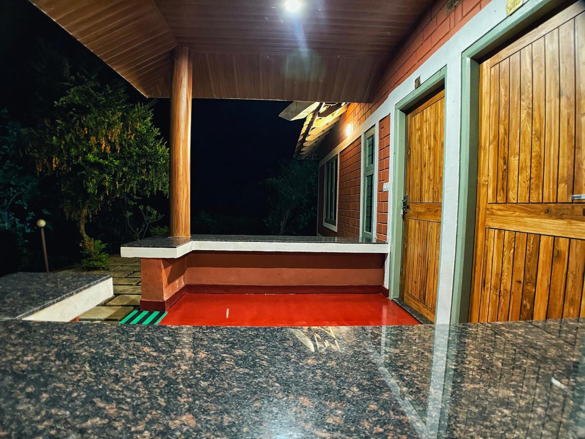 Mahout Resort Wayanad - An Experiential Jungle Stay With Waterfall Kalpatta Buitenkant foto