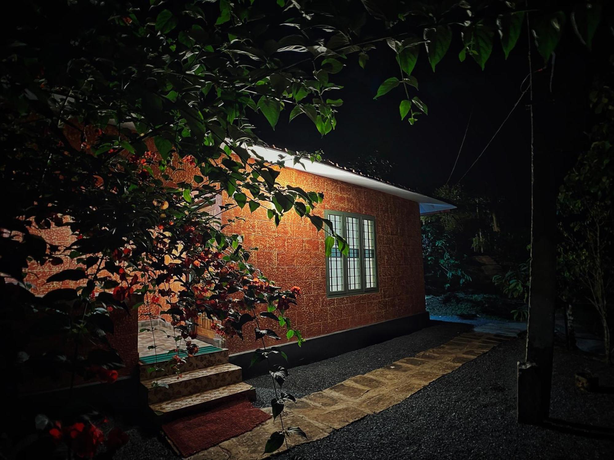 Mahout Resort Wayanad - An Experiential Jungle Stay With Waterfall Kalpatta Buitenkant foto