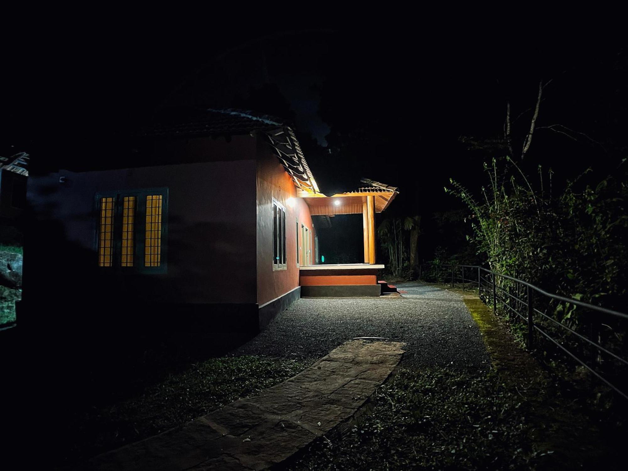 Mahout Resort Wayanad - An Experiential Jungle Stay With Waterfall Kalpatta Buitenkant foto